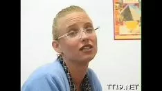 Abspielen Hottie wird derbe Crack schwer besiegt