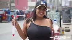تشغيل ميسي فنزويلية تبلغ من العمر 18 عامًا مندهشًا من مجهول عاطفي