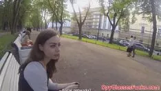 Putar Bayi euro yang di-rooting di spycam