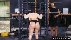 Reproducir Gran culo gimnasio bebé mandy masticar orificio follada más tarde hunker downs