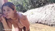 Redare O caseiro do s&oacute accent;tio me pegou tomando banho no rio