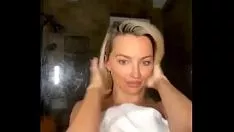 Odtwórz Wyciek z prysznica Lindsey pelas