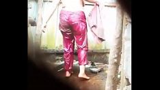 Oynat Bangladeşli bhabi banyo yapmak