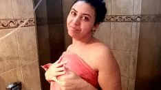 تشغيل سارة روزا │ الاغتسال مع سارة روزا