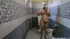 播放 Dipinitta bhabhi 热 印度 m在法律记录在淋浴