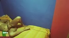Abspielen Also breitete sie ihre Kätzchen aus, um einen Sashay zu ziehen, um sie zu nehmen adr0097