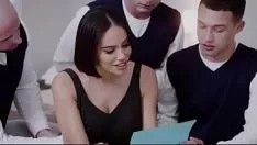 Reproducir Llamada de servicio de la iglesia para el servicio de leche para complacer a 3 jóvenes (victoria junio)