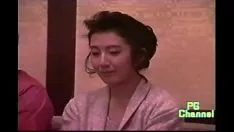 Jouer [enregistrement vidéo nostalgique] la conclusion de l'aboutissement d'un couple qui veut apparaître dans une fornication matraque av