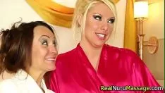 Abspielen Nuru Masse Shotuse fickt ein