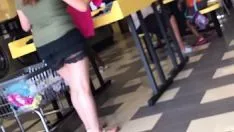 Reproducir Piernas de gente rica