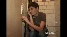 Afspelen Kostbare hottie spreidt haar benen uit
