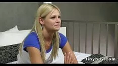 Redare Pisicuță adolescentă fierbinte întinsă portocaliu roșu roșu 1 41