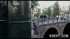 Oynat Sıcak sürtük ile sıcak bir wazoo, şiddetli bir punt'u öfkeyle cezbeder