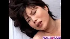 播放 Maki 吸吮 sashay 并得到它在光滑的头发