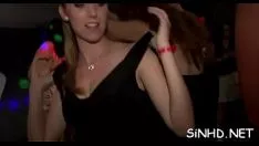 Abspielen Günstige Jungs begrüßen nasse Süße von gehörnten Lieblingen