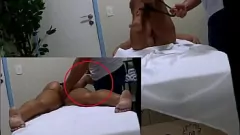 播放 被捕获的红手：未知的热所罗门和贝贝尔齐纳（Bebelzinha）亲密