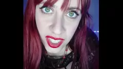 Riproduci Shyyfxx's Vampire Roleplay: adempiere alla sua sete di sesso e pov joi
