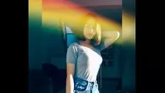 Jouer Pinay adolescent gros seins